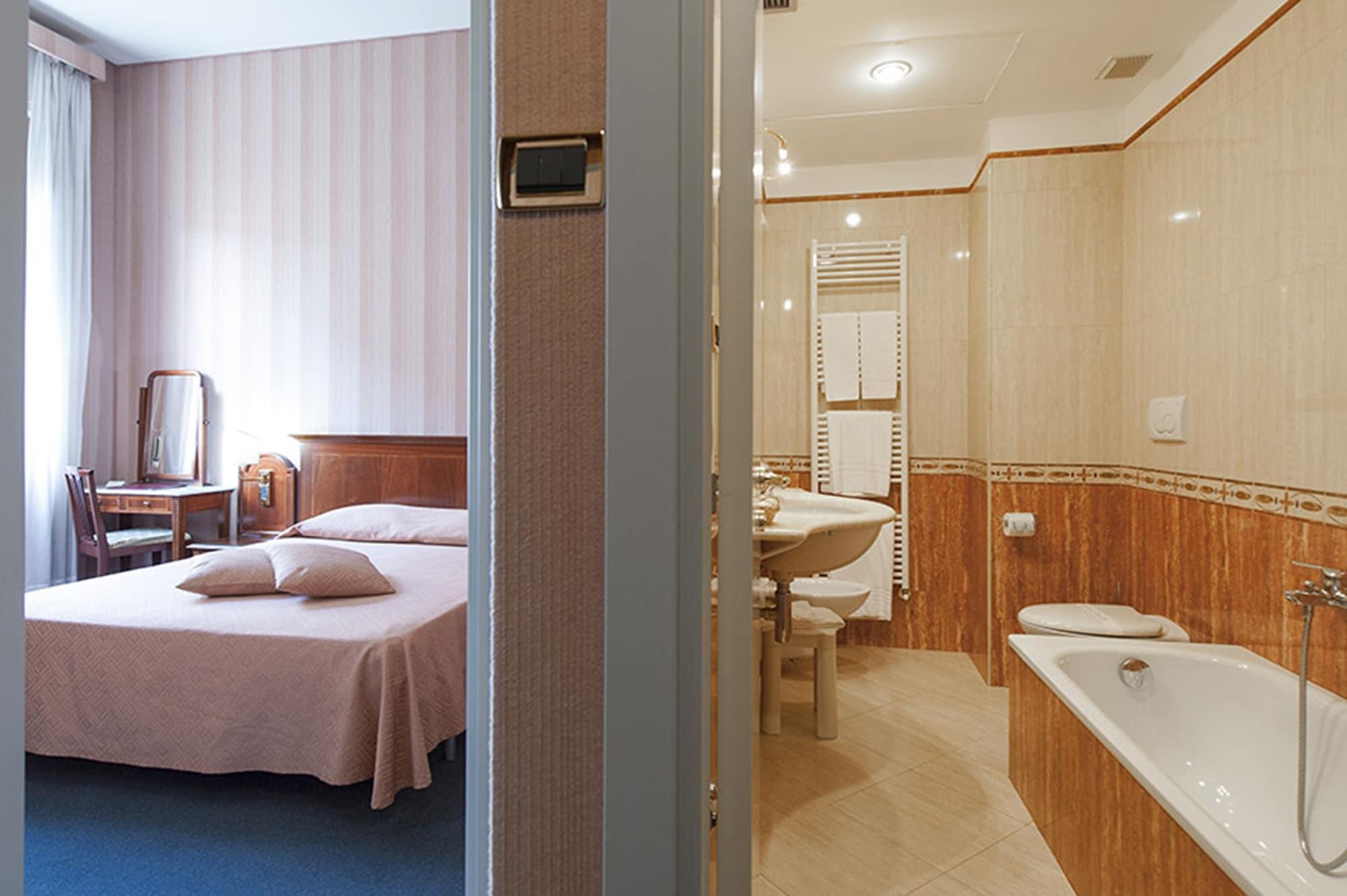 Hotel Esplanade Пескара Екстериор снимка