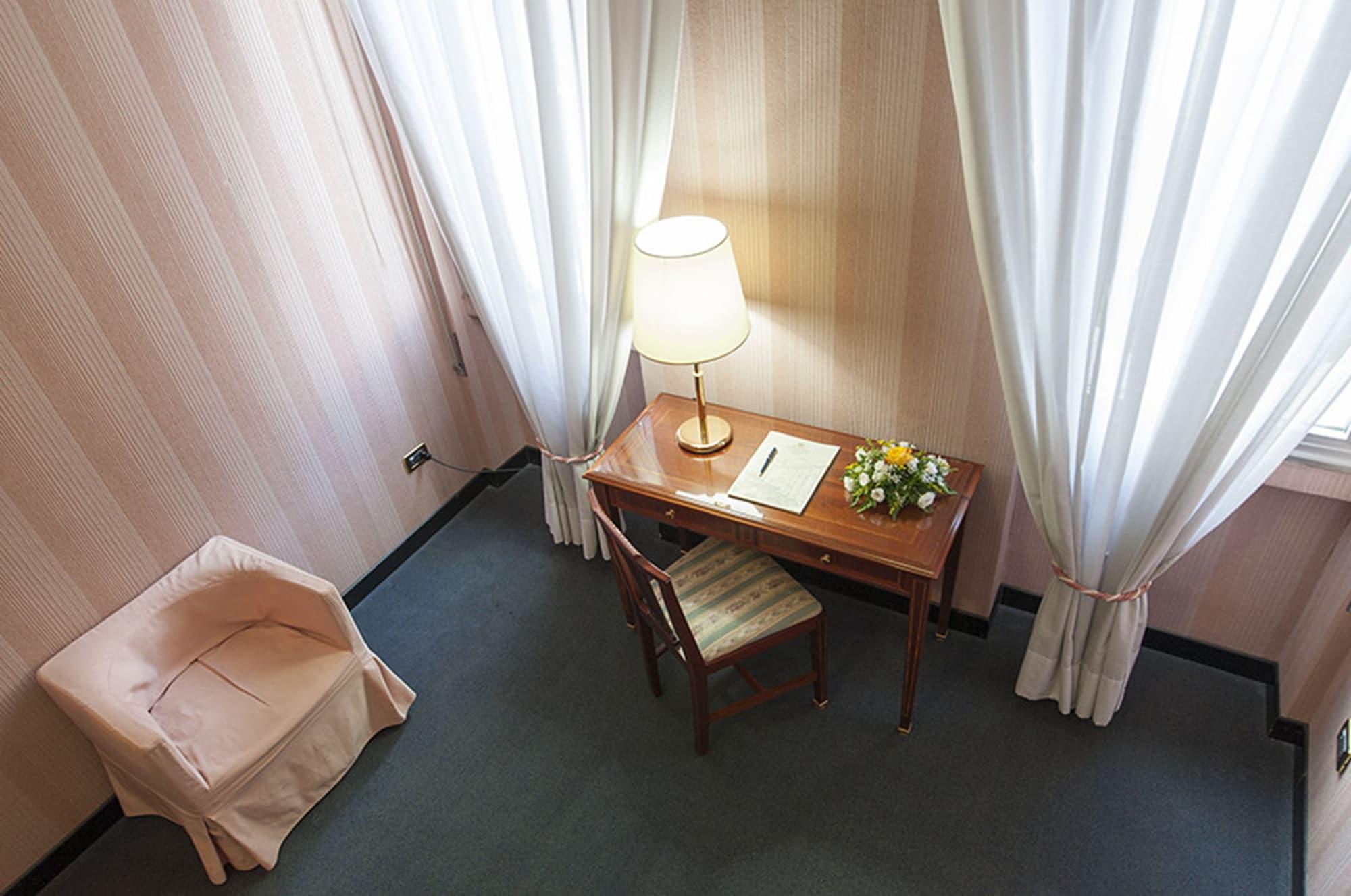 Hotel Esplanade Пескара Екстериор снимка