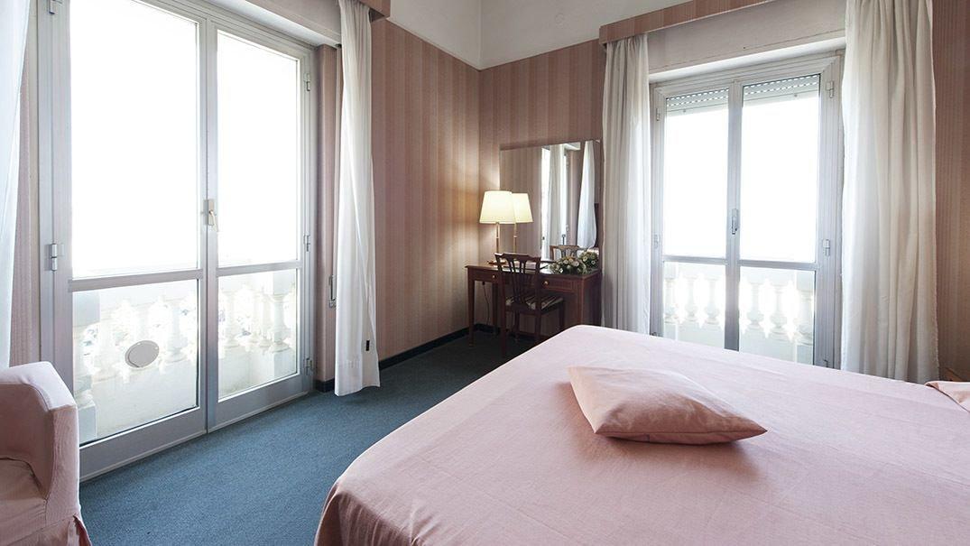 Hotel Esplanade Пескара Екстериор снимка