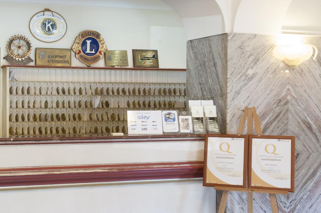 Hotel Esplanade Пескара Екстериор снимка